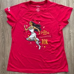 Large RunDisney Pocahontas Medium Athletic Top